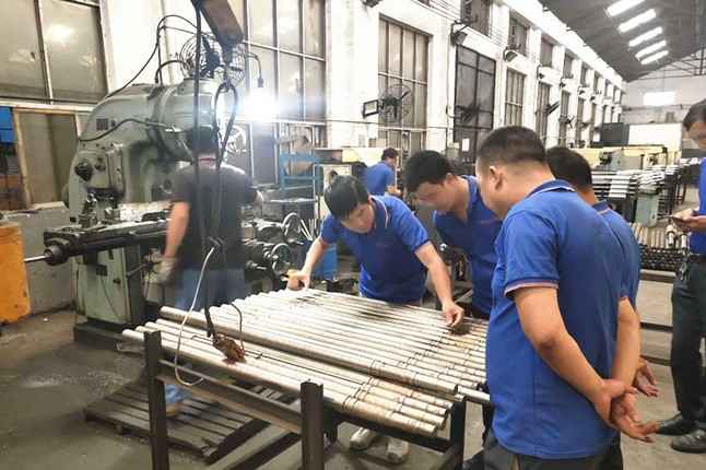 大连魏锐电子商务解决方案有限公司每周对各个工序进行质量监督检验的现场。